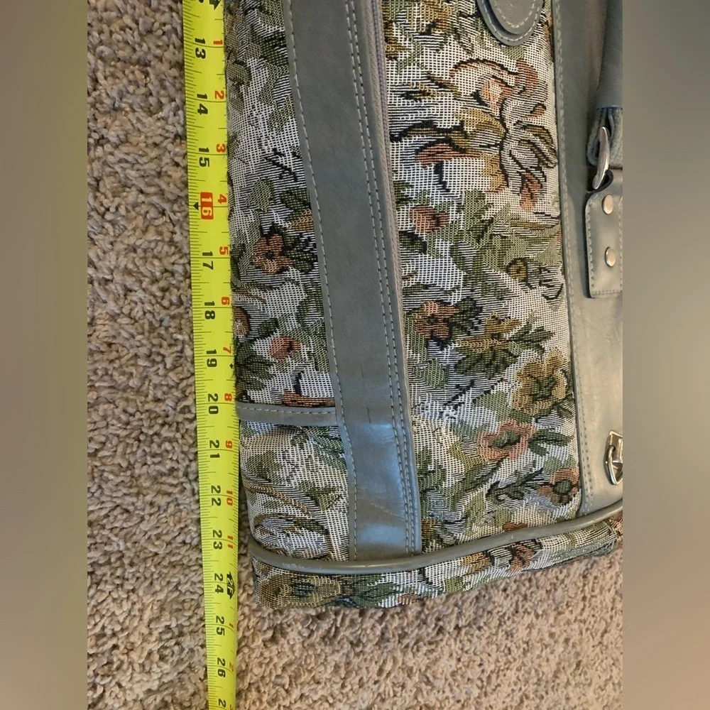 Vintage American Flayer Tapestry Handing Garment Dress Travel Luggage Bag Floral